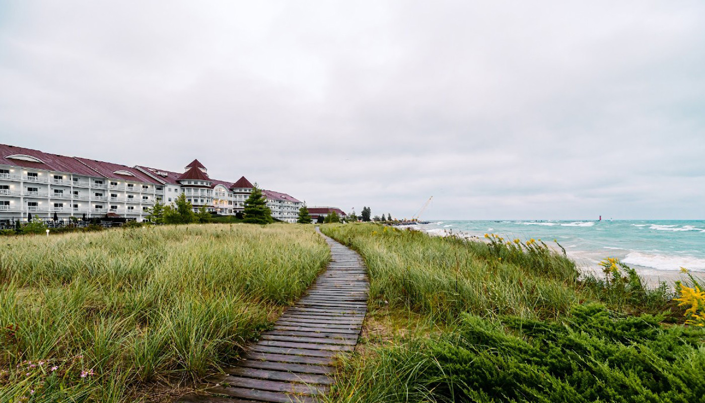 resorts header